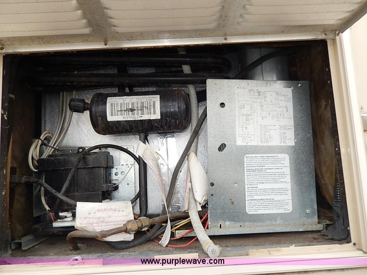 image for item I9328 1989 Chevrolet Fleetwood P30 Bounder RV