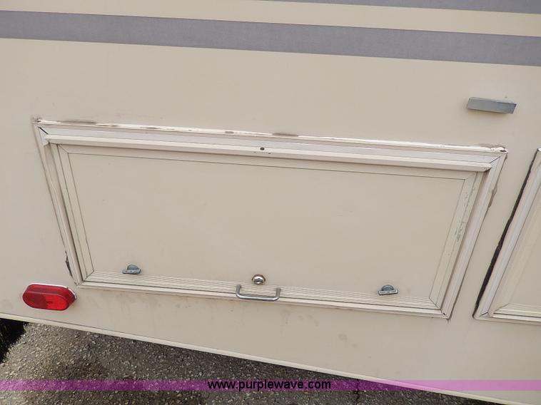 image for item I9328 1989 Chevrolet Fleetwood P30 Bounder RV