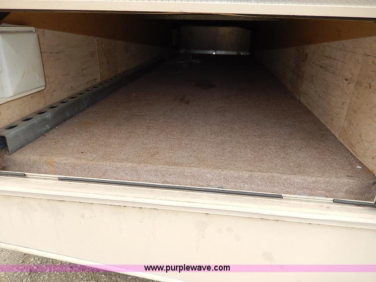 image for item I9328 1989 Chevrolet Fleetwood P30 Bounder RV