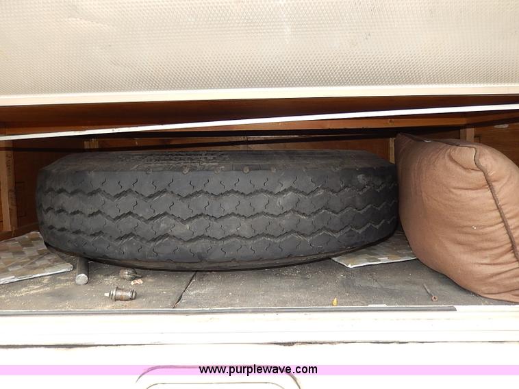 image for item I9328 1989 Chevrolet Fleetwood P30 Bounder RV