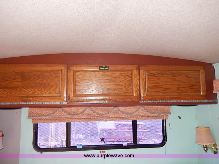 image for item I9328 1989 Chevrolet Fleetwood P30 Bounder RV