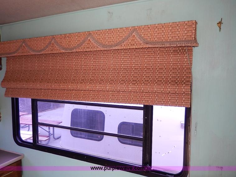 image for item I9328 1989 Chevrolet Fleetwood P30 Bounder RV