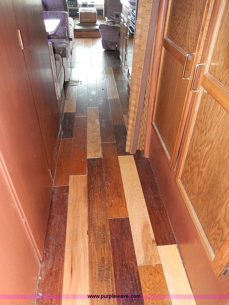 image for item I9328 1989 Chevrolet Fleetwood P30 Bounder RV