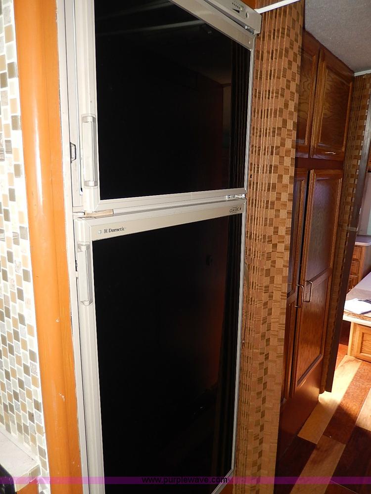 image for item I9328 1989 Chevrolet Fleetwood P30 Bounder RV