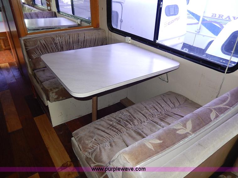 image for item I9328 1989 Chevrolet Fleetwood P30 Bounder RV