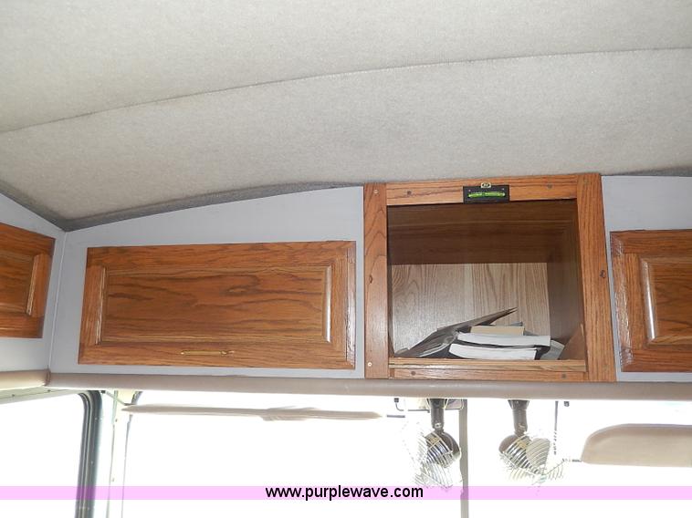 image for item I9328 1989 Chevrolet Fleetwood P30 Bounder RV