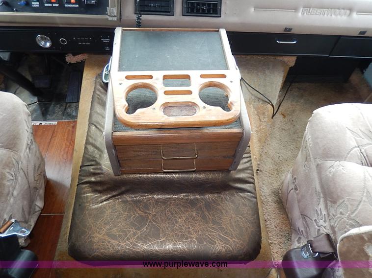 image for item I9328 1989 Chevrolet Fleetwood P30 Bounder RV