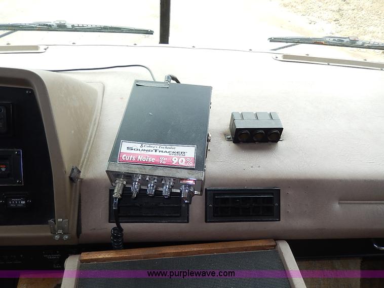 image for item I9328 1989 Chevrolet Fleetwood P30 Bounder RV