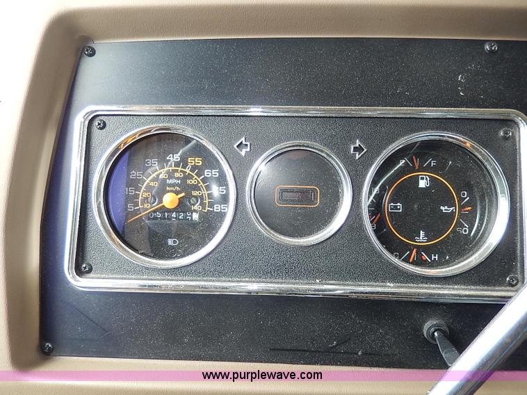 image for item I9328 1989 Chevrolet Fleetwood P30 Bounder RV