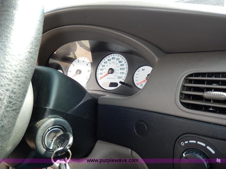 image for item I9329 2004 Dodge Intrepid SE