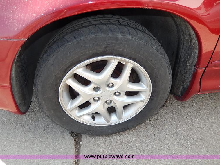 image for item I9329 2004 Dodge Intrepid SE