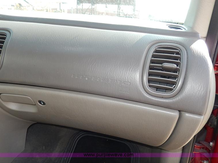 image for item I9329 2004 Dodge Intrepid SE