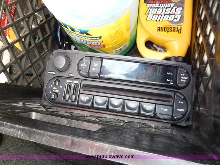 image for item I9329 2004 Dodge Intrepid SE