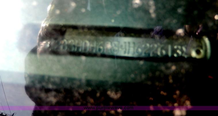 image for item I9329 2004 Dodge Intrepid SE