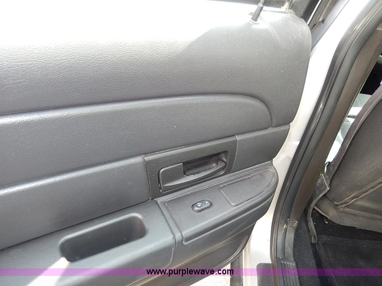 image for item I9330 2006 Ford Crown Victoria Police Interceptor