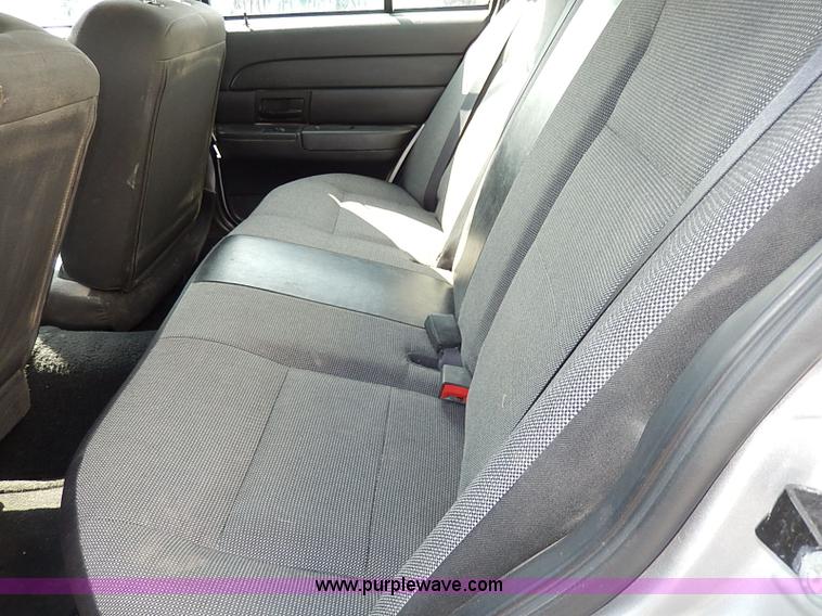 image for item I9330 2006 Ford Crown Victoria Police Interceptor