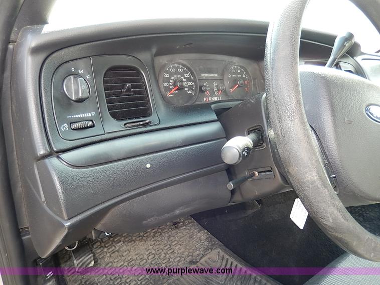image for item I9330 2006 Ford Crown Victoria Police Interceptor