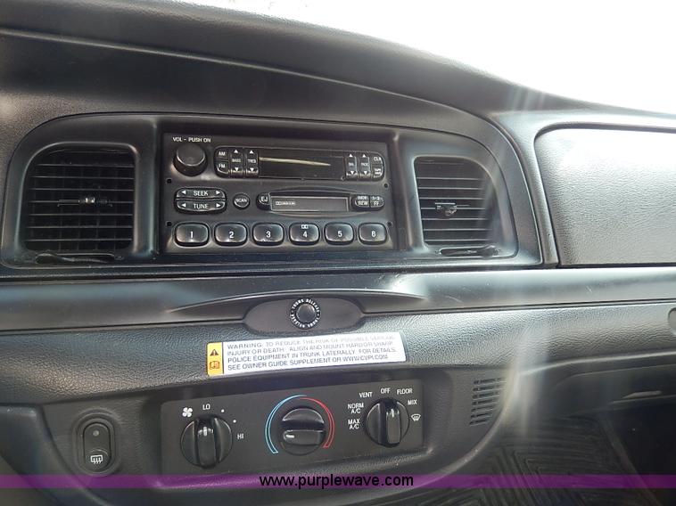 image for item I9330 2006 Ford Crown Victoria Police Interceptor