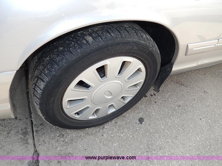 image for item I9330 2006 Ford Crown Victoria Police Interceptor