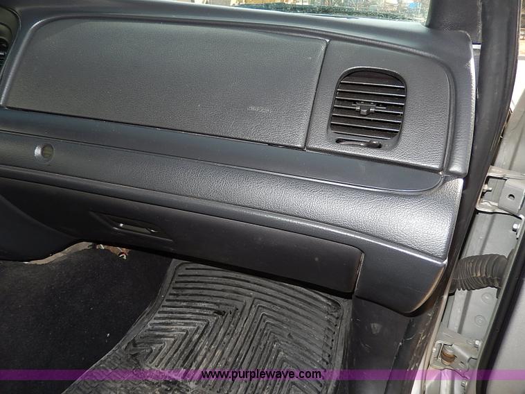 image for item I9330 2006 Ford Crown Victoria Police Interceptor