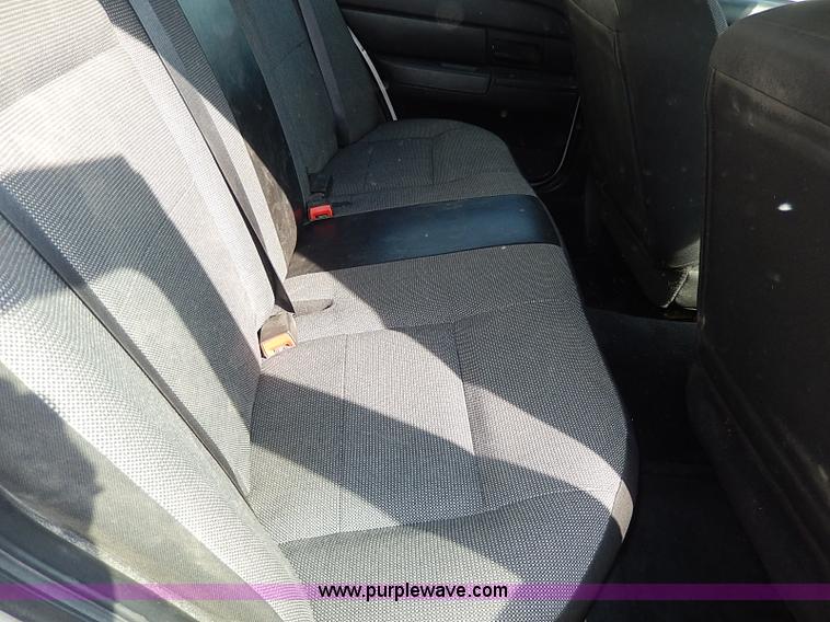 image for item I9330 2006 Ford Crown Victoria Police Interceptor