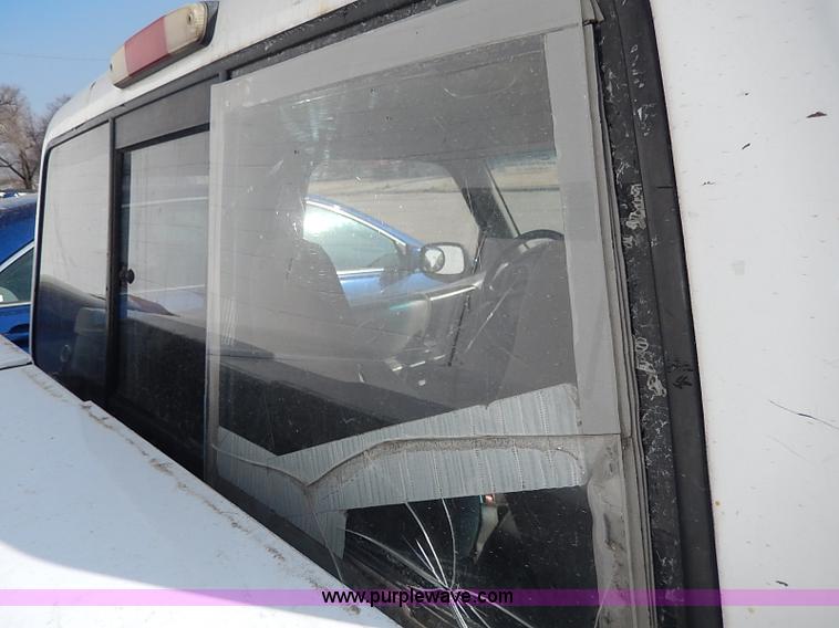 image for item I9331 1995 Mazda B2300 pickup truck