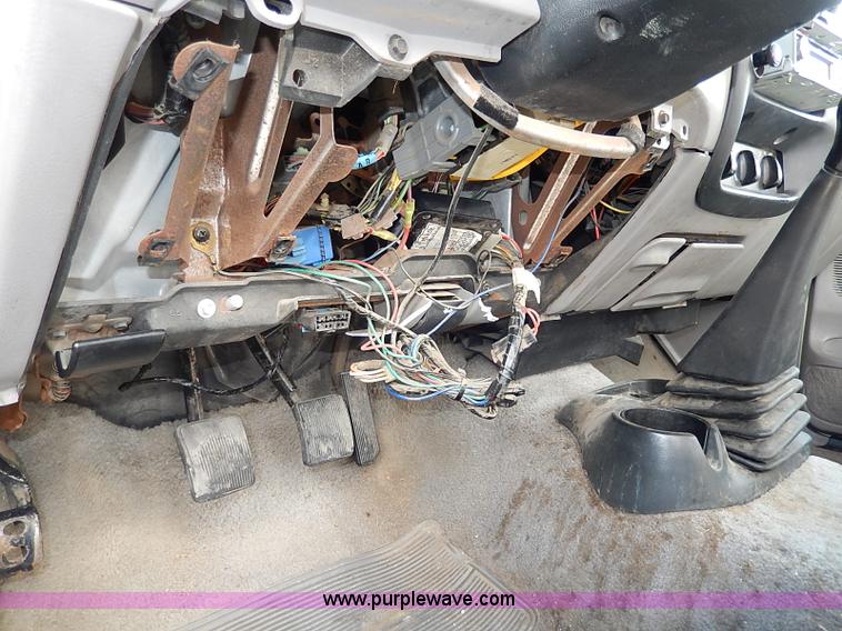 image for item I9331 1995 Mazda B2300 pickup truck