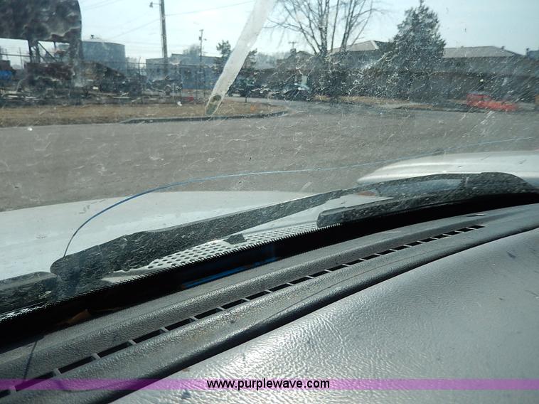 image for item I9331 1995 Mazda B2300 pickup truck