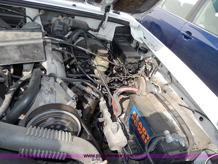 image for item I9331 1995 Mazda B2300 pickup truck