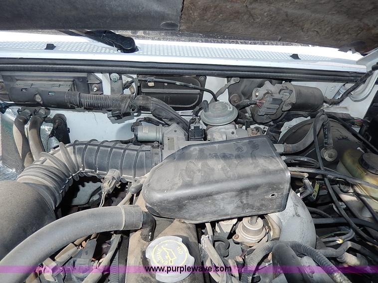 image for item I9331 1995 Mazda B2300 pickup truck