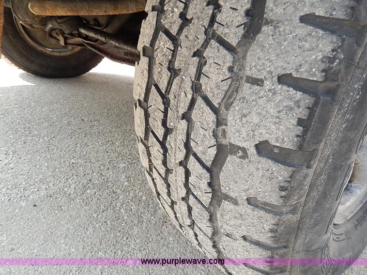 image for item I9331 1995 Mazda B2300 pickup truck