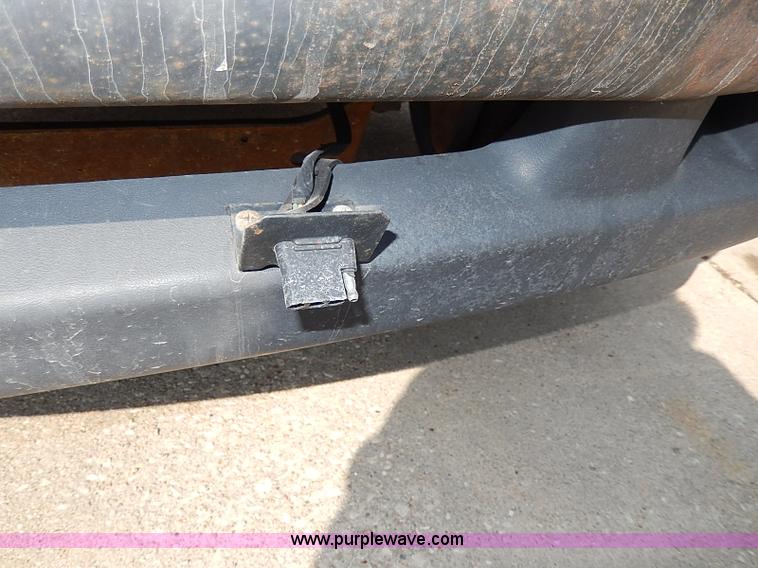 image for item I9331 1995 Mazda B2300 pickup truck