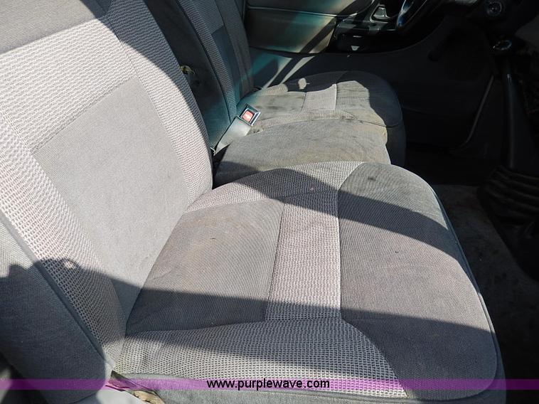 image for item I9331 1995 Mazda B2300 pickup truck