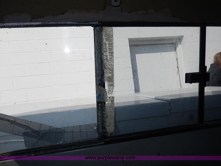 image for item I9331 1995 Mazda B2300 pickup truck