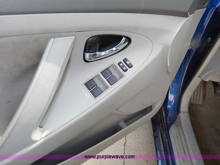 image for item I9332 2010 Toyota Camry LE