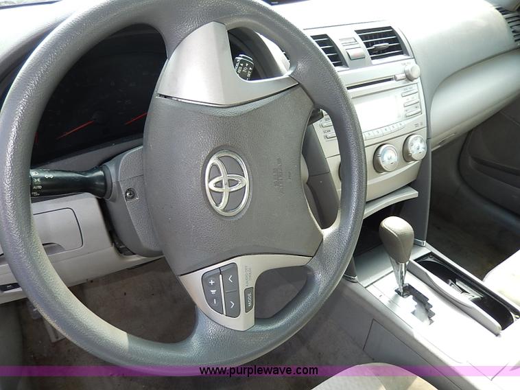 image for item I9332 2010 Toyota Camry LE