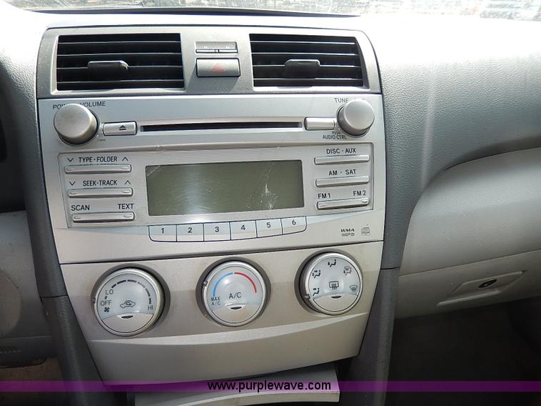 image for item I9332 2010 Toyota Camry LE