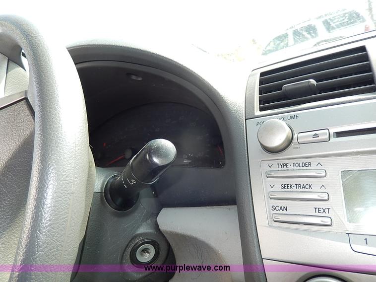 image for item I9332 2010 Toyota Camry LE