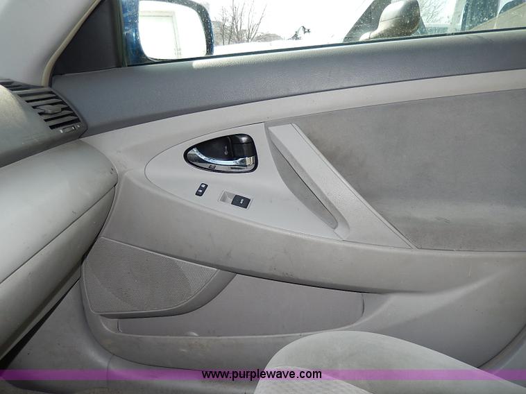 image for item I9332 2010 Toyota Camry LE