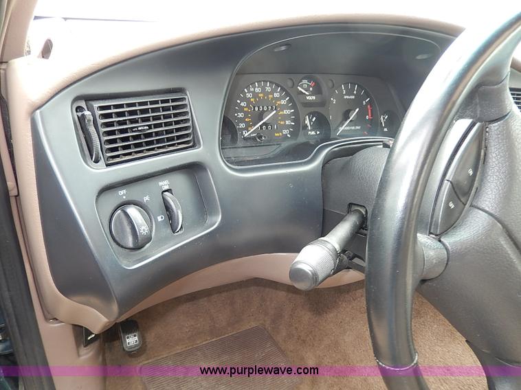 image for item I9333 1994 Ford Thunderbird