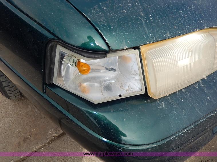 image for item I9333 1994 Ford Thunderbird