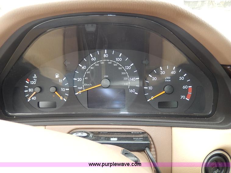 image for item I9335 2000 Mercedes Benz E430