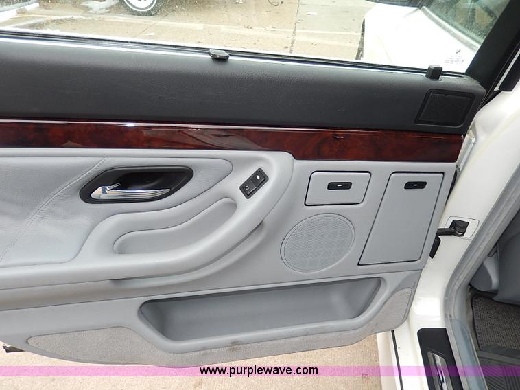 image for item I9353 2001 BMW 740iL