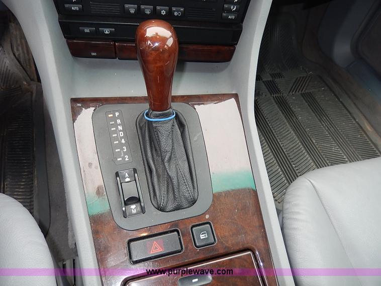 image for item I9353 2001 BMW 740iL