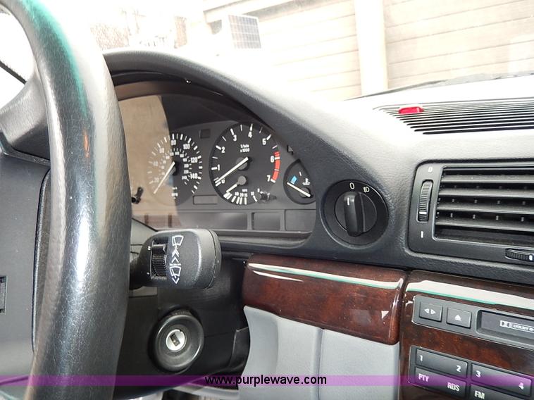 image for item I9353 2001 BMW 740iL