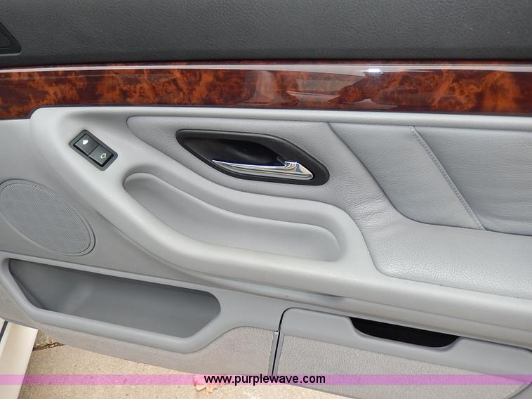 image for item I9353 2001 BMW 740iL