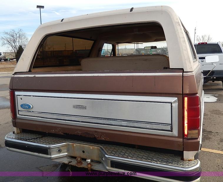 image for item I9356 1982 Ford Bronco XLT SUV