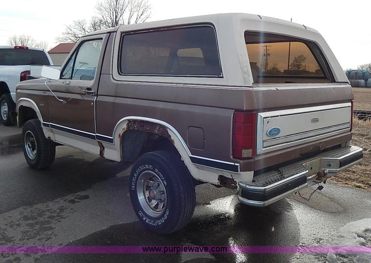image for item I9356 1982 Ford Bronco XLT SUV