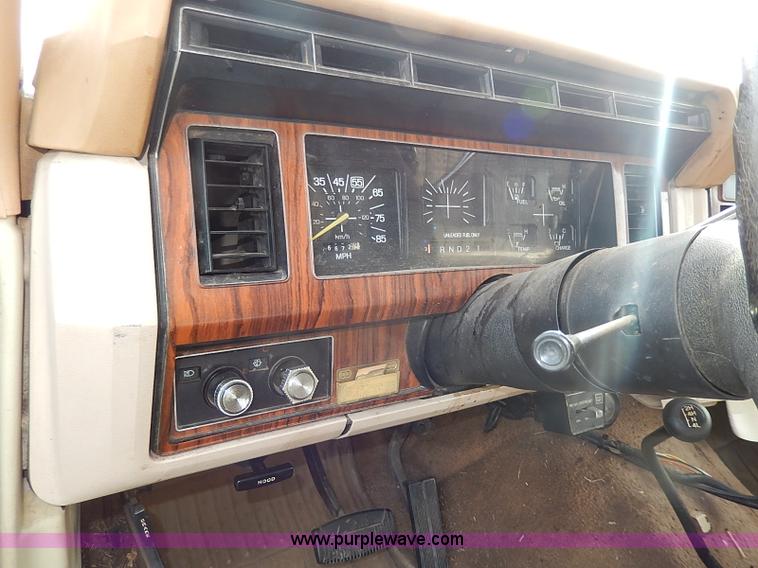 image for item I9356 1982 Ford Bronco XLT SUV