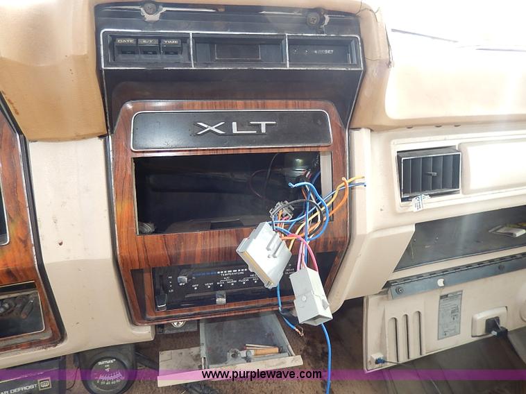 image for item I9356 1982 Ford Bronco XLT SUV